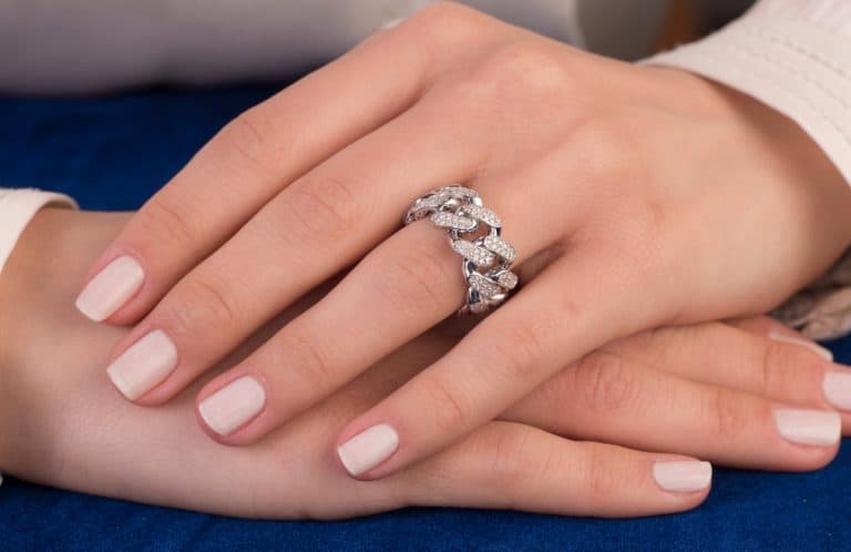 Best Place to Buy Moissanite Engagement Rings