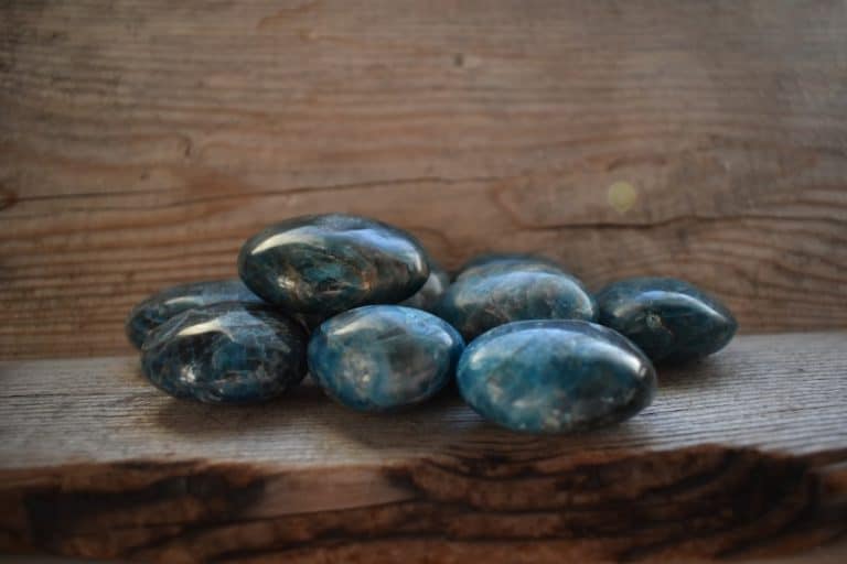 Blue Apatite: Meaning, Healing Properties and Powers