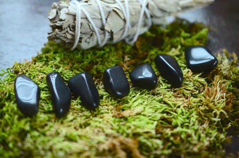 How Can You Tell If Black Obsidian Is Real? 7 Simple Steps (With Pictures)