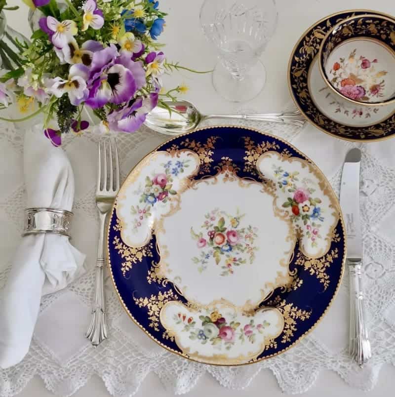 Best Mediums to Purchase and Auction Valuable Antique Fine China Brands